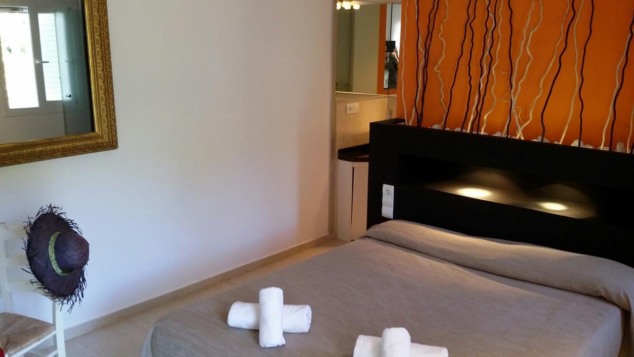 Apartamentos Colomar Santa Eularia des Riu Bagian luar foto