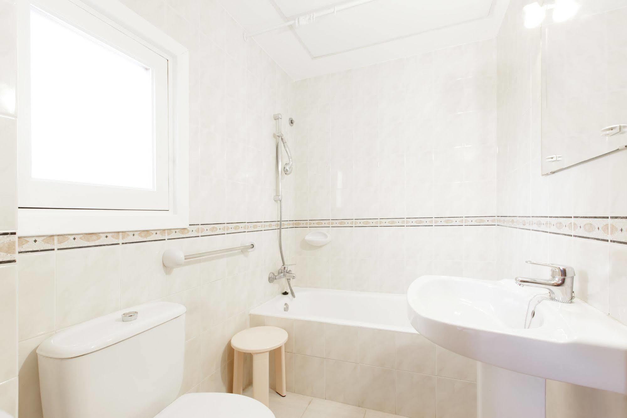 Apartamentos Colomar Santa Eularia des Riu Bagian luar foto